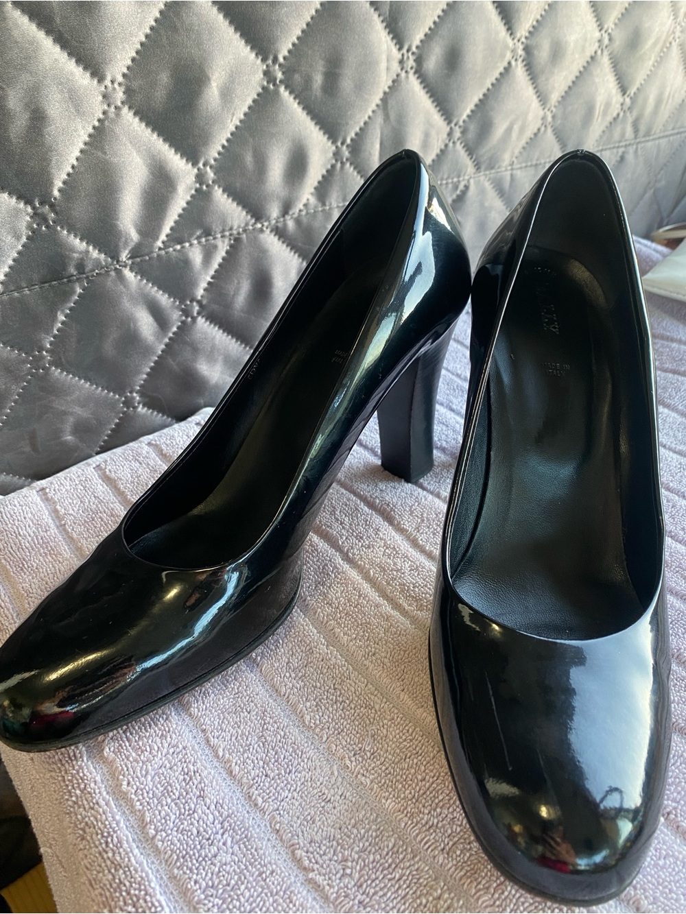Bally Edvana Black Patent Leather Block Heel Pumps Made in Italy Size 39.5/US9.5
